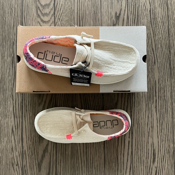 NWT Hey Dude | Wendy Slip On - Picture 3 of 8
